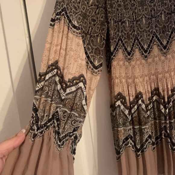 Umgee NWT boho pleated top sz M - Picture 2 of 7